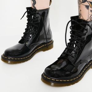 PRIVATE LISTING Dr. Martens BLACK PATENT 1460 8 EY
